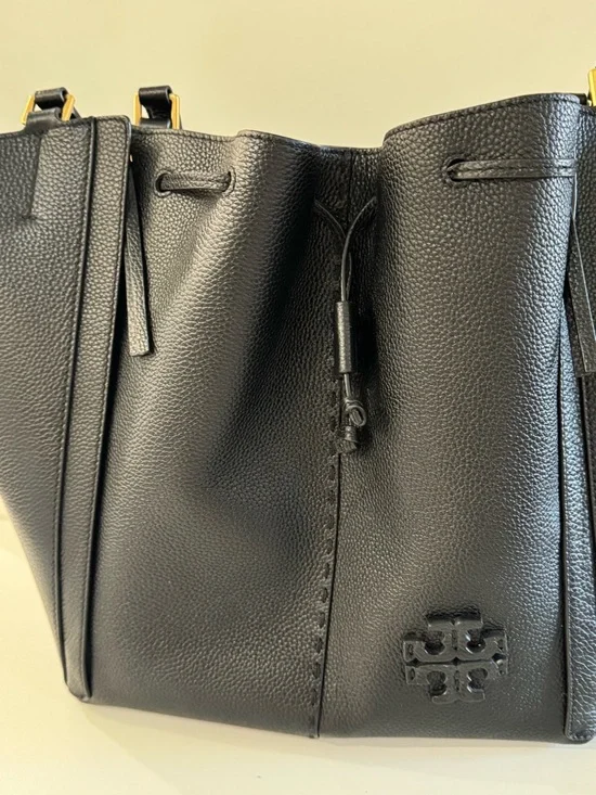 Tory Burch Authentic Black Leather Tote Bag - Elegant Everyday Carry - Picture 3 of 10